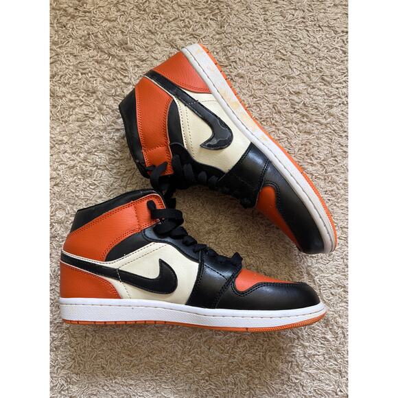 Nike Air Jordan 1 Mid Shattered Backboard Size 12 US Men’s